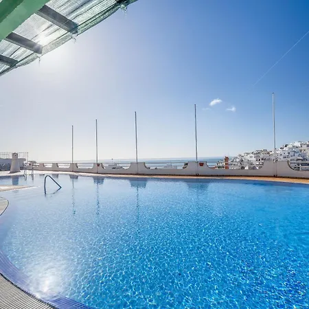 Deluxe Flat Sea View By Holidays Apartment *