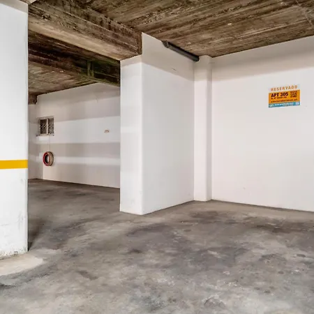Deluxe Flat Sea View By Holidays Apartment