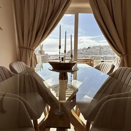 Apartment Deluxe Flat By Holidays