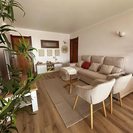 Deluxe Flat By Holidays Apartment