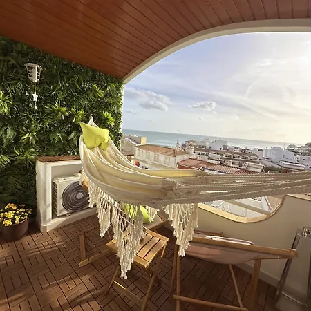 Apartment Deluxe Flat By Holidays *